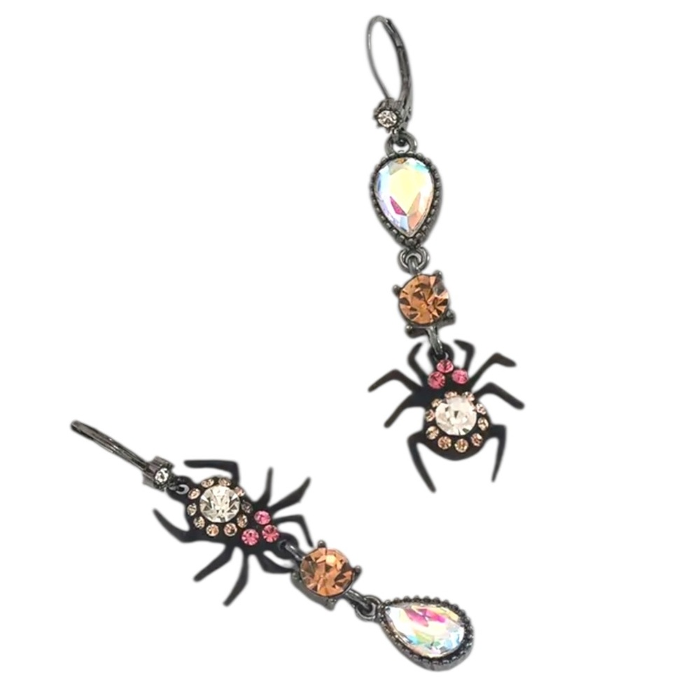 Mismatched Linear Dangle Spider 🕷️ Earrings - Picture 2 of 3